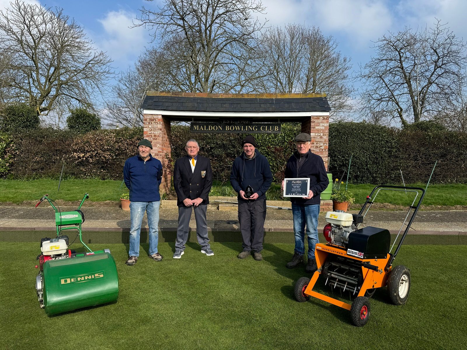 Maldon Bowling Club An Award Winning Tale Mark Piper with Trophy centre website.jpg