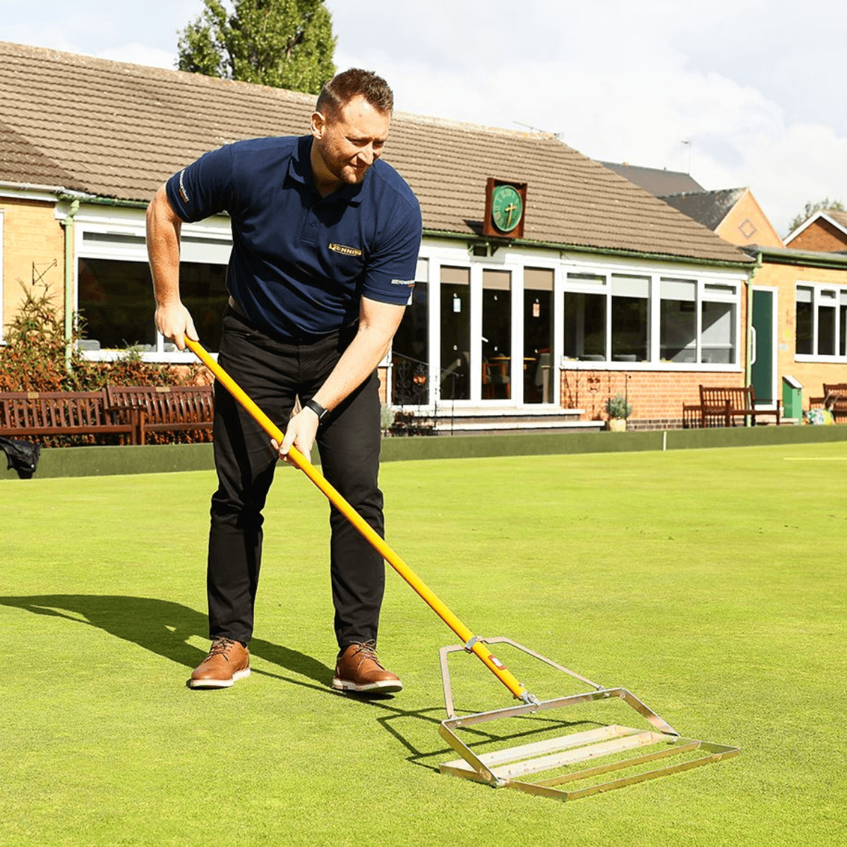 Dennis bowls Trulute image